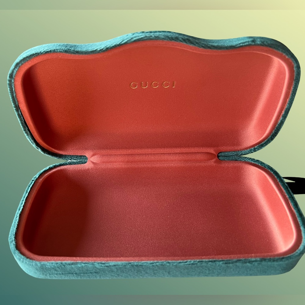 Gucci Velvet Hard Case in Dark Velvet Green and Pink Interior - NWT - Picture 5 of 9